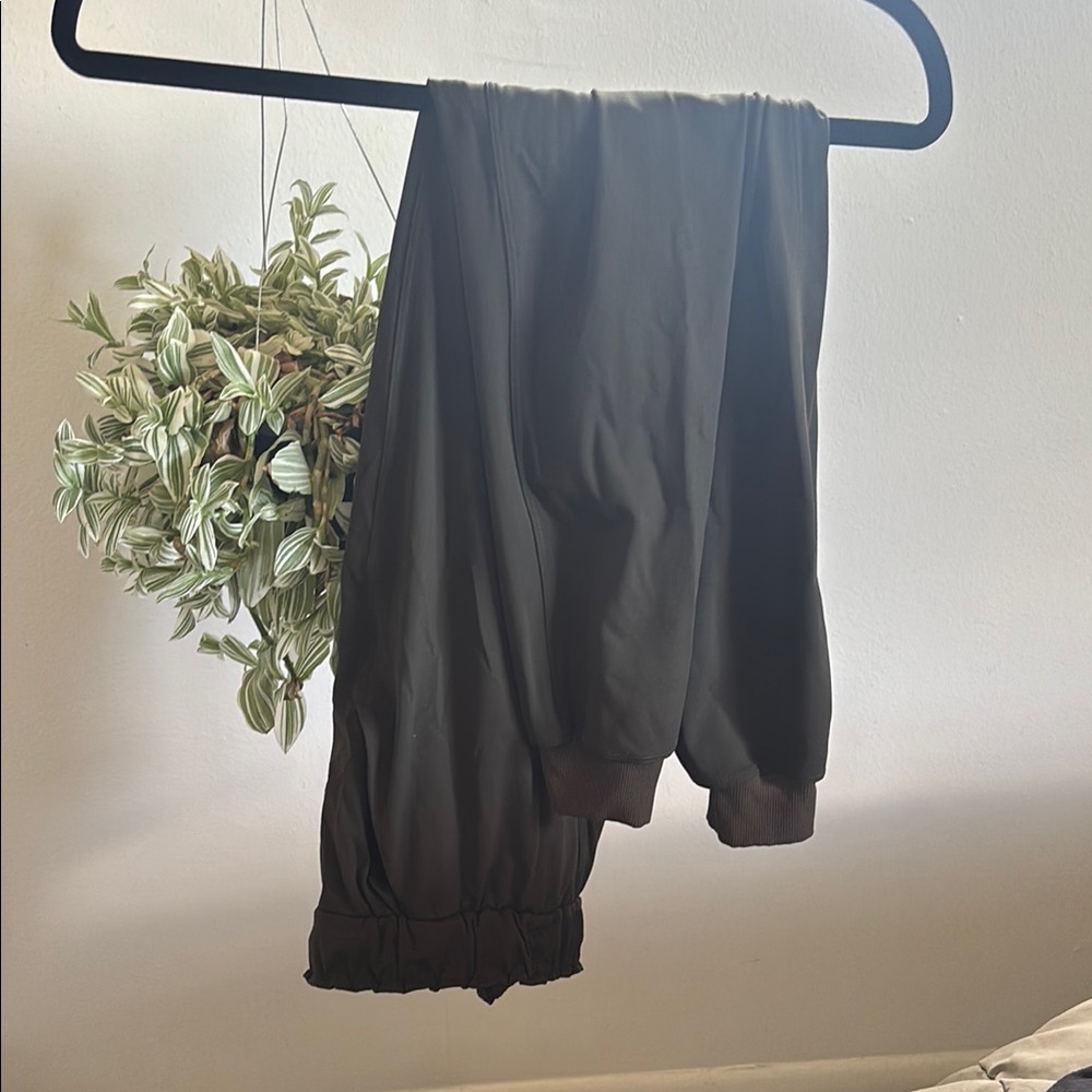 Lululemon Brown joggers